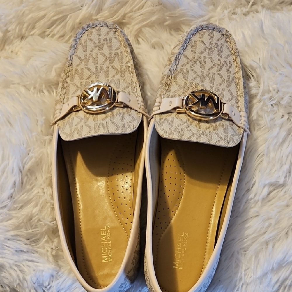 MICHAEL Michael Kors Beige Logo Moccasin Loafers with Gold Hardware.Hardly Worn